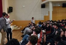 AEVA acerca a más de 200 jóvenes las oportunidades del comercio local en unas jornadas de emprendimiento